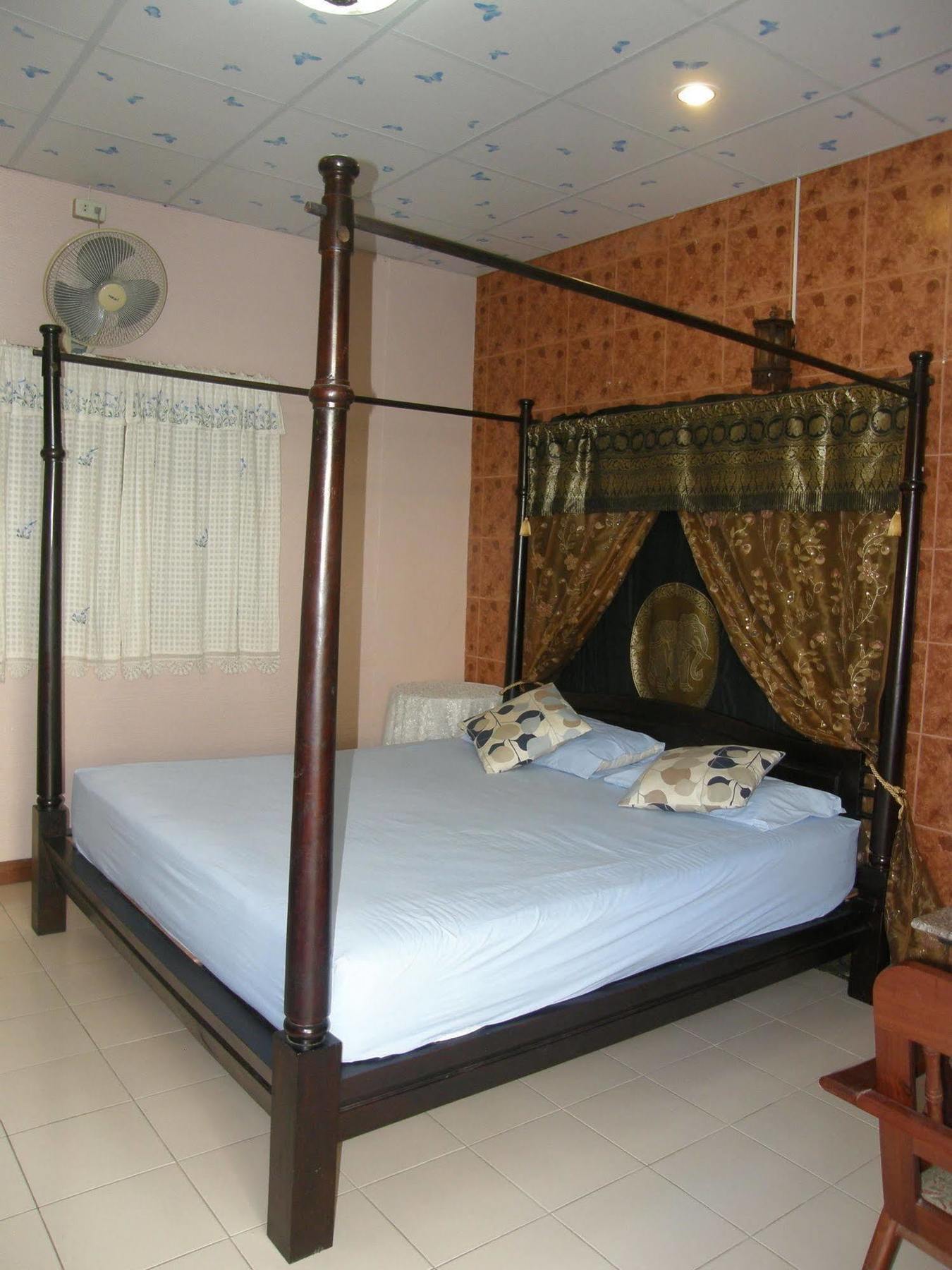Anchana House Praia de Jomtien Exterior foto